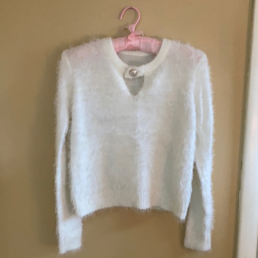 White Fuzzy Sweater Stretch
